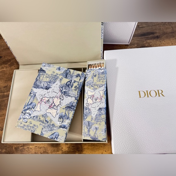 Dior Cream Notebook with Elegant Design - Picture 1 of 4